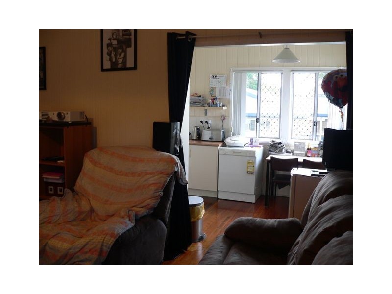 303 Berserker Street, Berserker QLD 4701