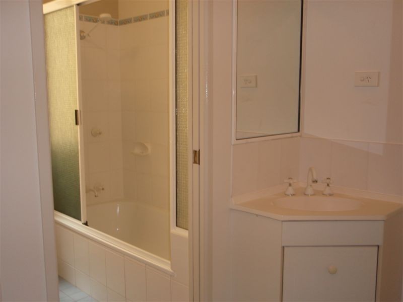 2/194 North Street, Rockhampton QLD 4700