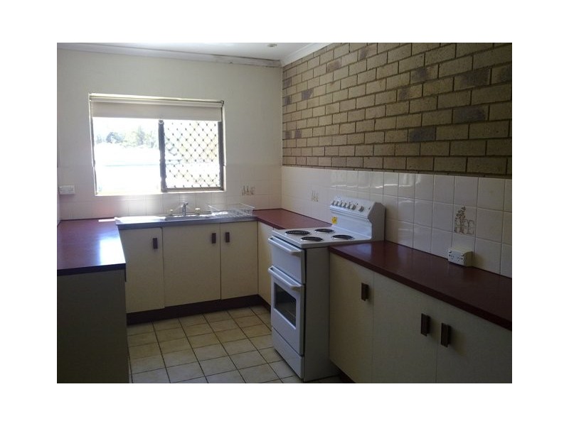 4/44 Haynes Street, Park Avenue QLD 4701