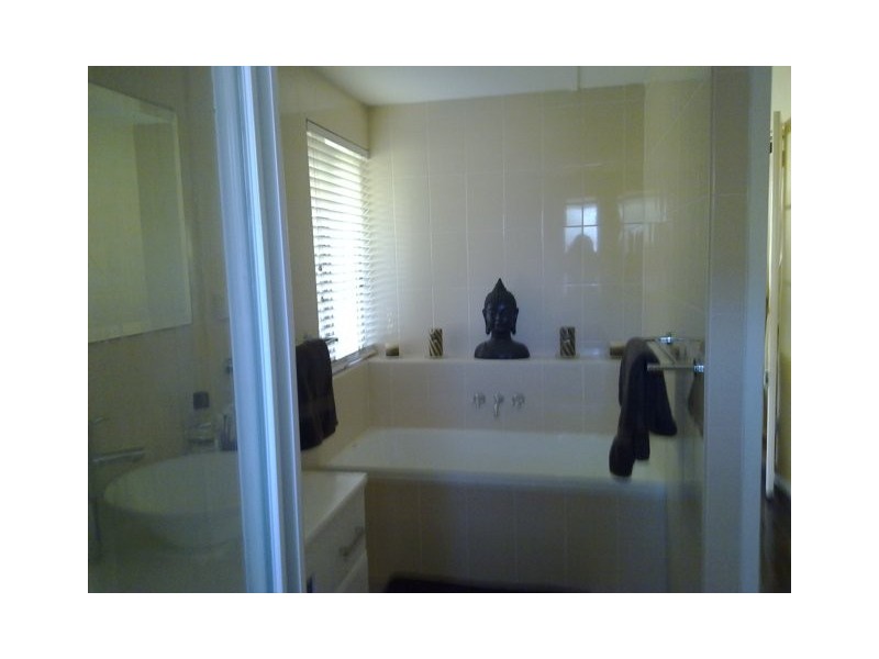 4 McKelligett Street, Wandal QLD 4700