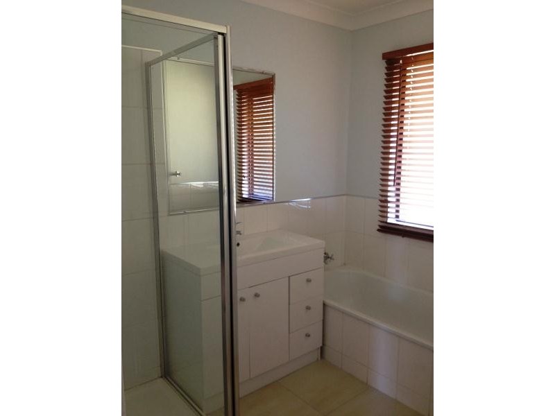 1 Lawrence Crescent, Gracemere QLD 4702