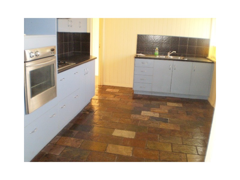 175 Lakes Creek Road, Berserker QLD 4701