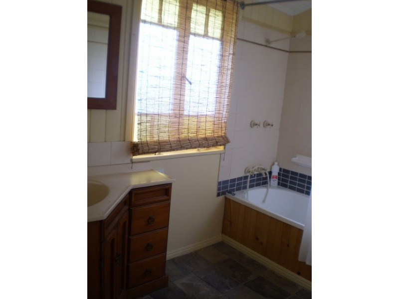 175 Lakes Creek Road, Berserker QLD 4701