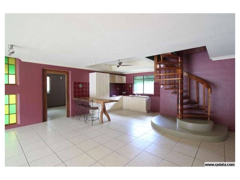2/40 Brown Street, Berserker QLD 4701