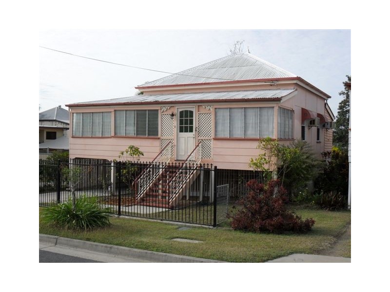 1 Cousins Street, The Range QLD 4700
