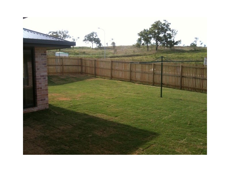 42 John Oxley Drive, Gracemere QLD 4702