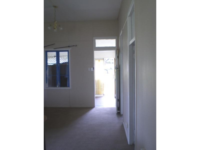 77 Cambridge Street, Rockhampton QLD 4700