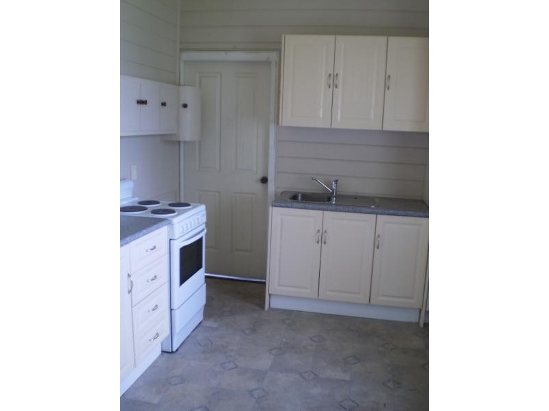 77 Cambridge Street, Rockhampton QLD 4700