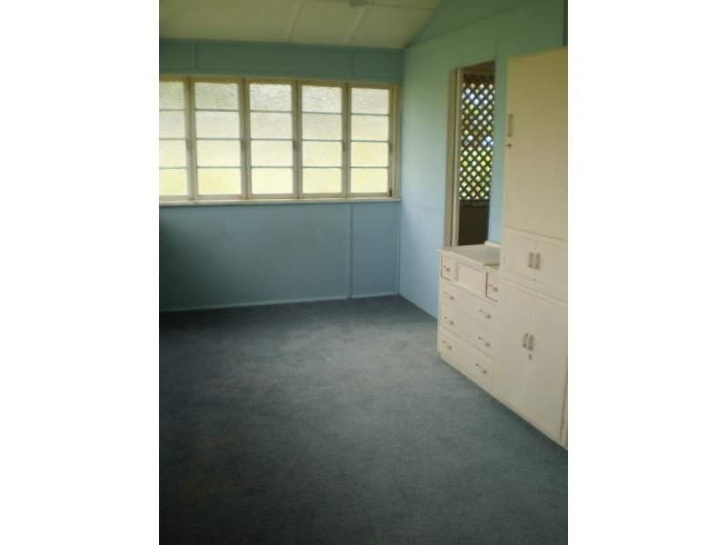 77 Cambridge Street, Rockhampton QLD 4700