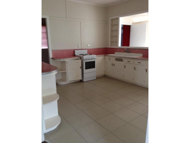 37 Underwood Street, Park Avenue QLD 4701