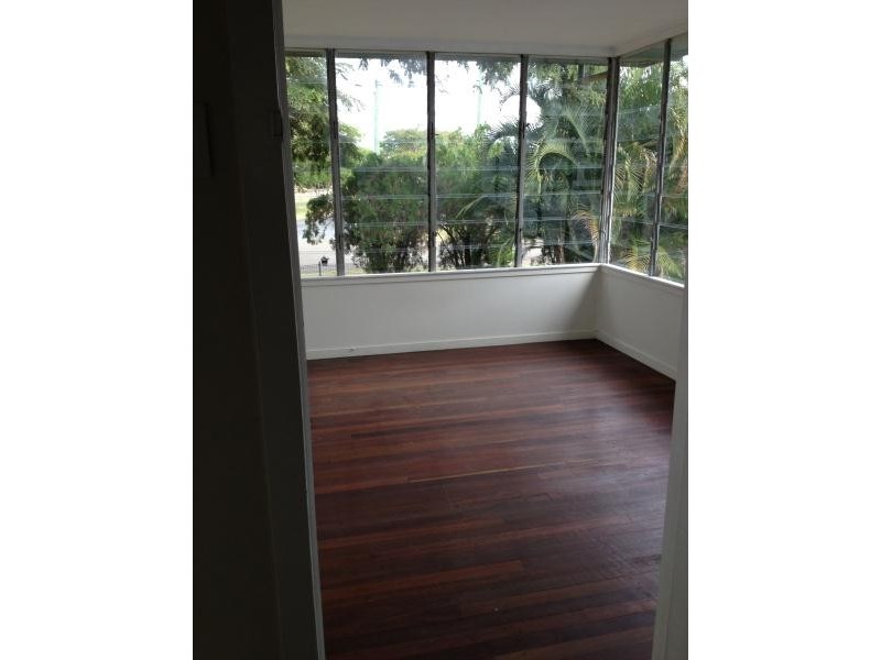 37 Underwood Street, Park Avenue QLD 4701