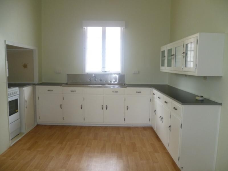 143 Caroline Street, Rockhampton QLD 4700