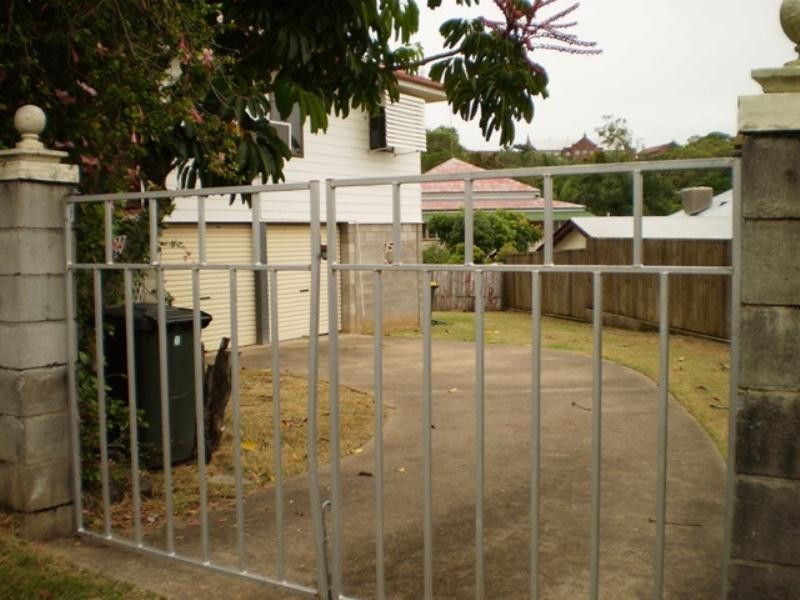 6 Dobbs Street, The Range QLD 4700