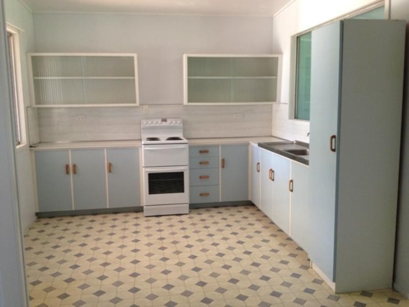 12 Churchill Street, Park Avenue QLD 4701