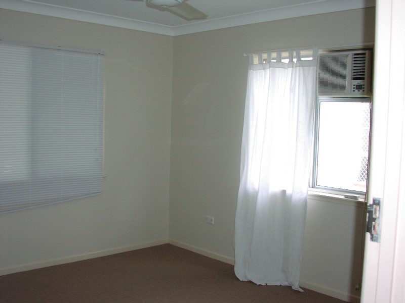 2/176 Richardson Road, Park Avenue QLD 4701