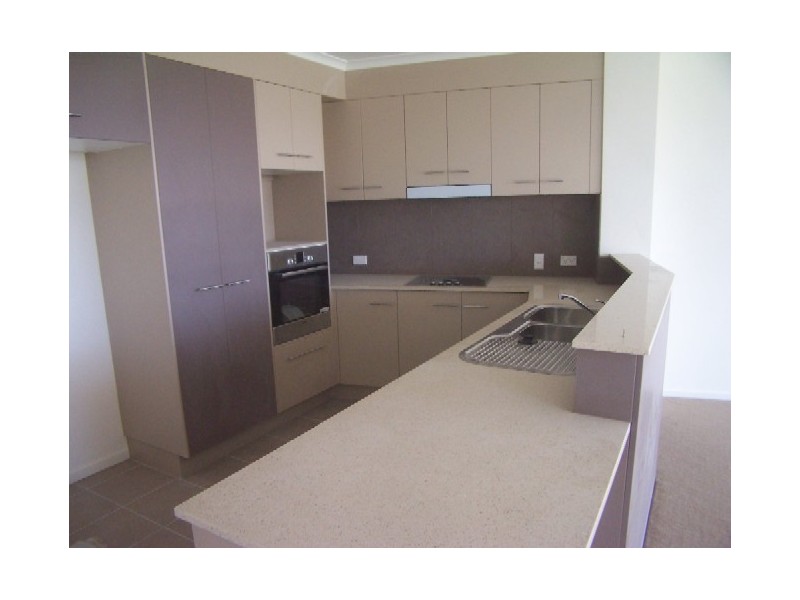 204/6 Victoria Pde, Rockhampton QLD 4700