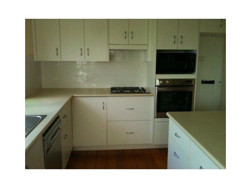 15 Jessie Street, Rockhampton QLD 4700 the real estate agency Leased