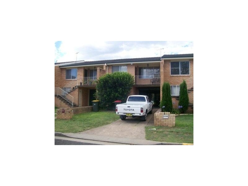 4/12 Dalton Avenue, Singleton NSW 2330