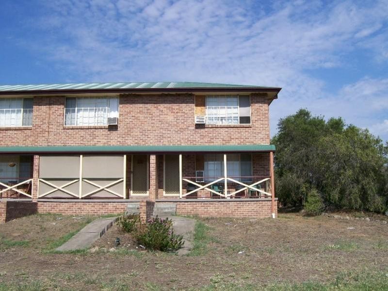 1/2 Simpson Terrace, Singleton NSW 2330