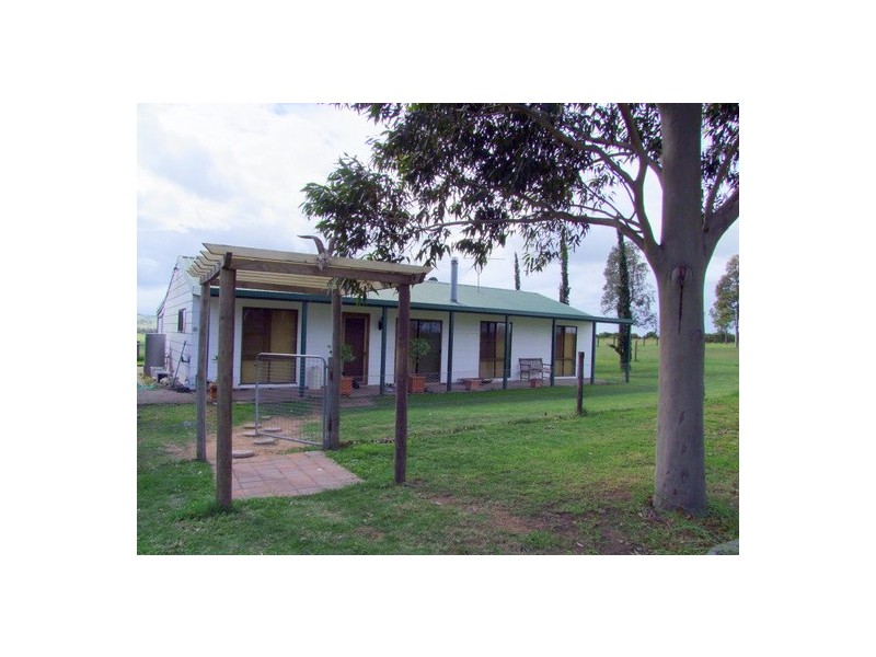 99 Long Point Road, Singleton NSW 2330