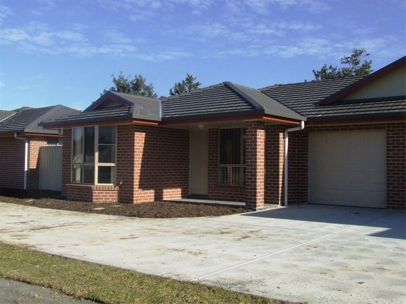 2/4 Wyndham Street, Greta NSW 2334