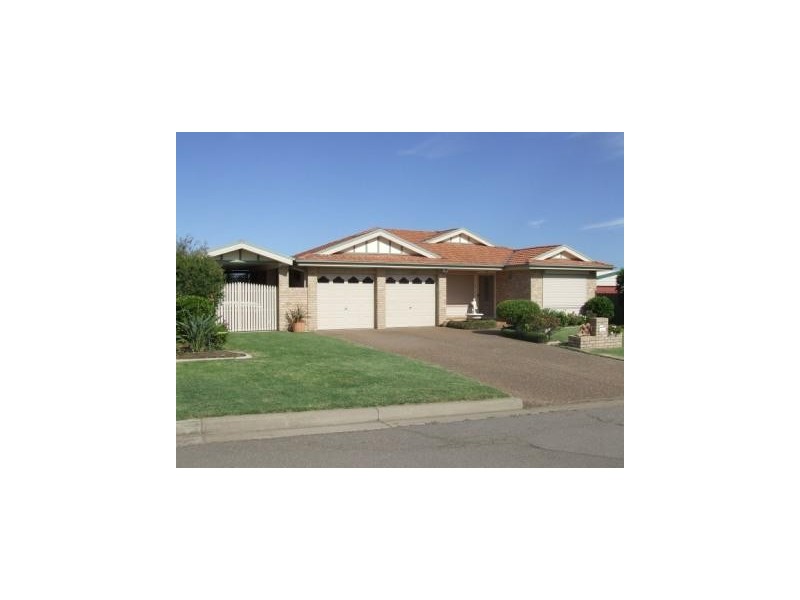 33 Casey Drive, Singleton NSW 2330