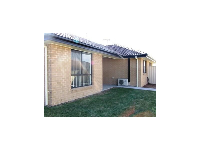 1/4 Drury Place, Singleton NSW 2330