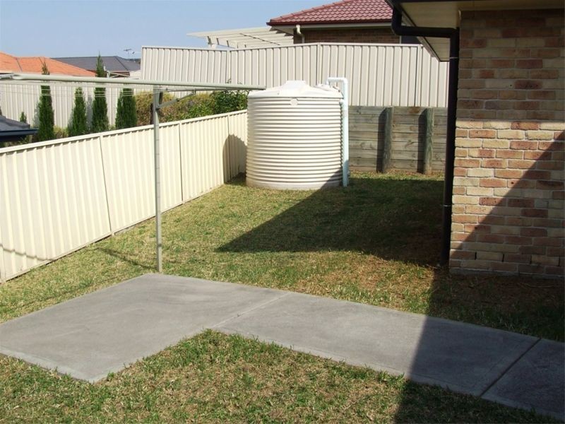 2/1 Eggleton Close, Singleton NSW 2330