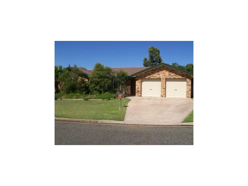 17 Heather Place, Singleton NSW 2330
