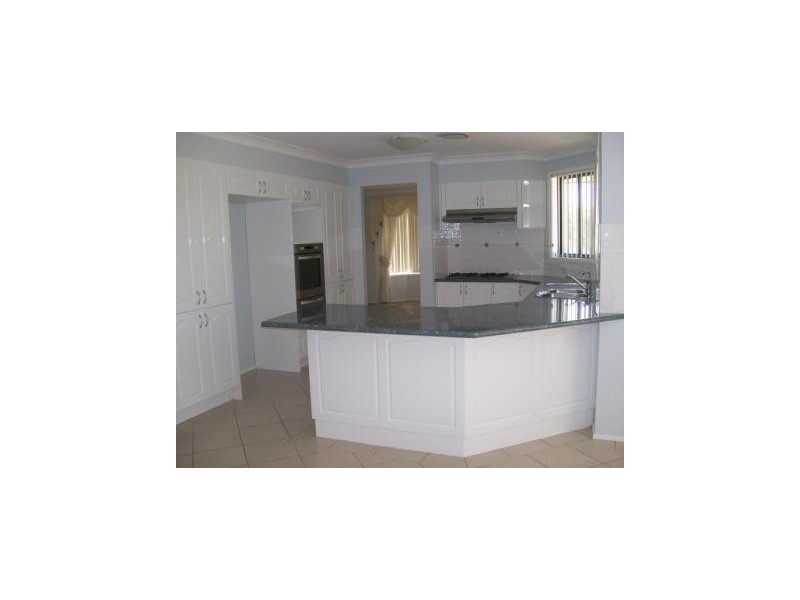 2 The Glade, Singleton NSW 2330
