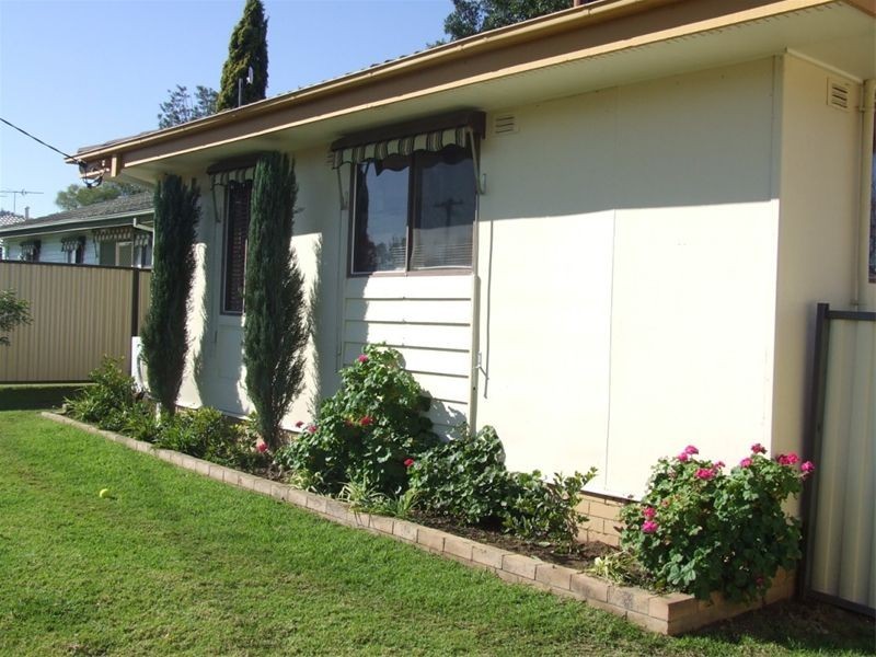 42 Orchard Avenue, Singleton NSW 2330