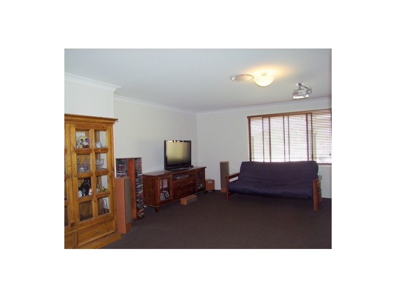 20 Llanrian Drive, Singleton NSW 2330