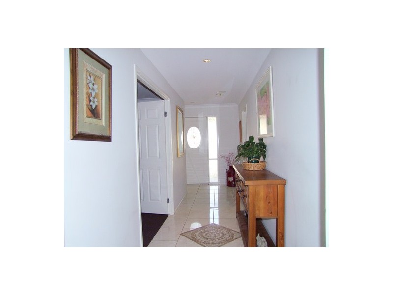 20 Llanrian Drive, Singleton NSW 2330