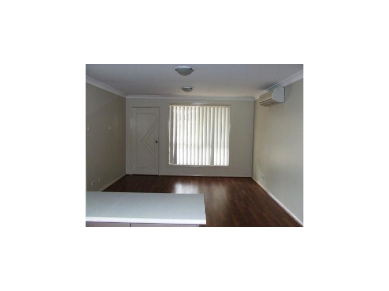 4/4 Wyndham Street, Greta NSW 2334