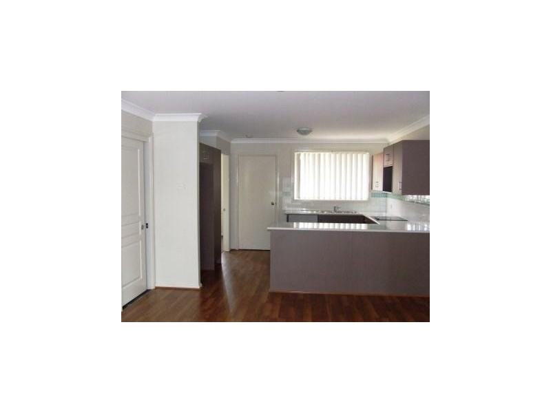 4/4 Wyndham Street, Greta NSW 2334