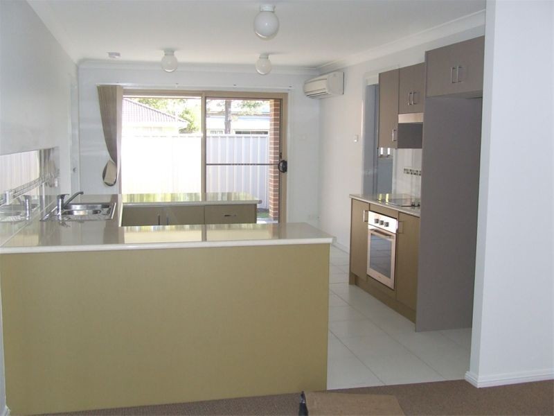 2/4 Wyndham Street, Greta NSW 2334