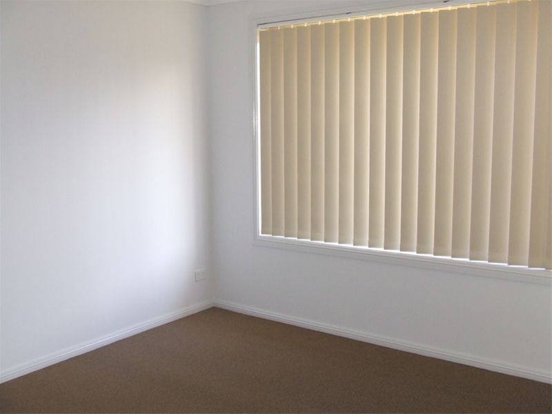 2/4 Wyndham Street, Greta NSW 2334