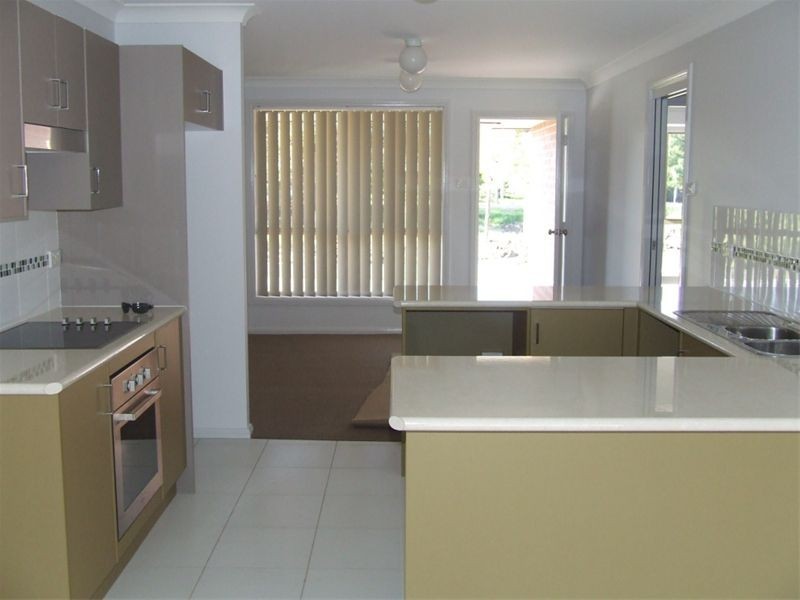 2/4 Wyndham Street, Greta NSW 2334