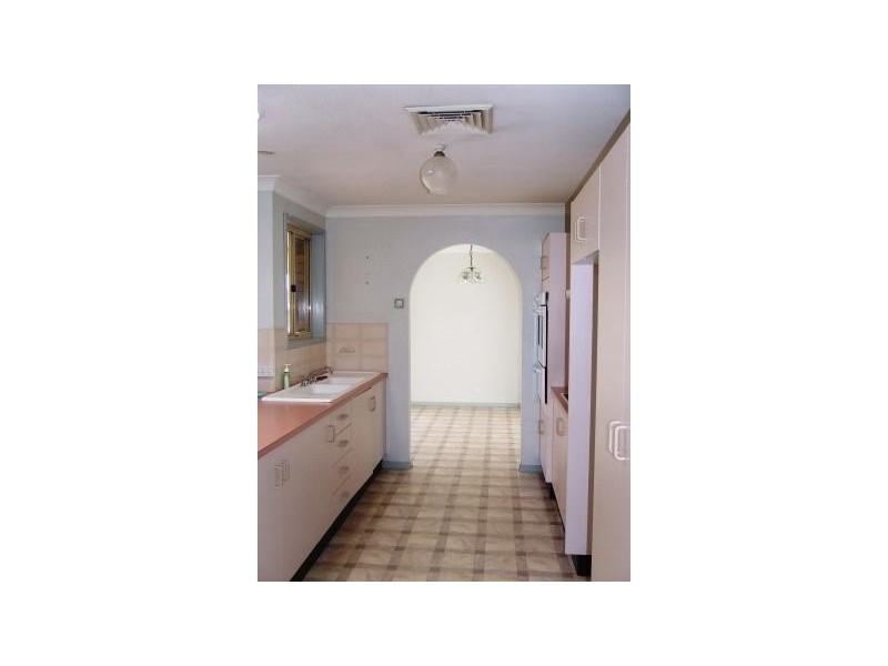 8 Casey Drive, Singleton NSW 2330