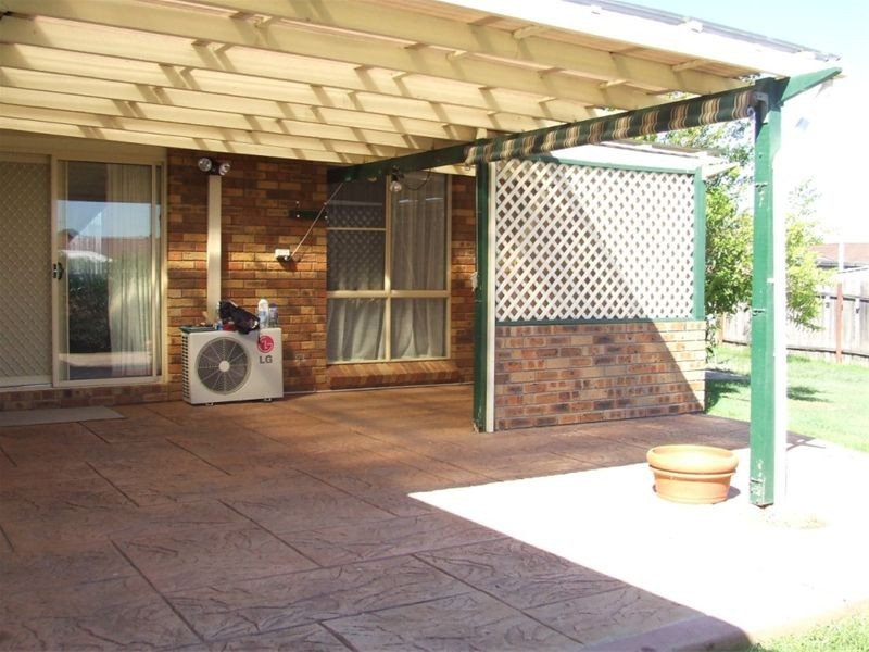 8 Casey Drive, Singleton NSW 2330