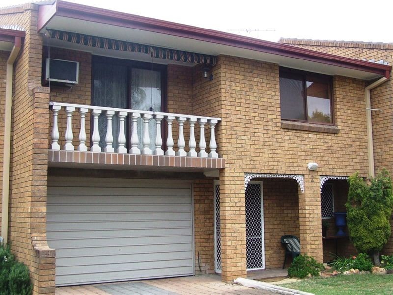 2/19 Church Street, Singleton NSW 2330