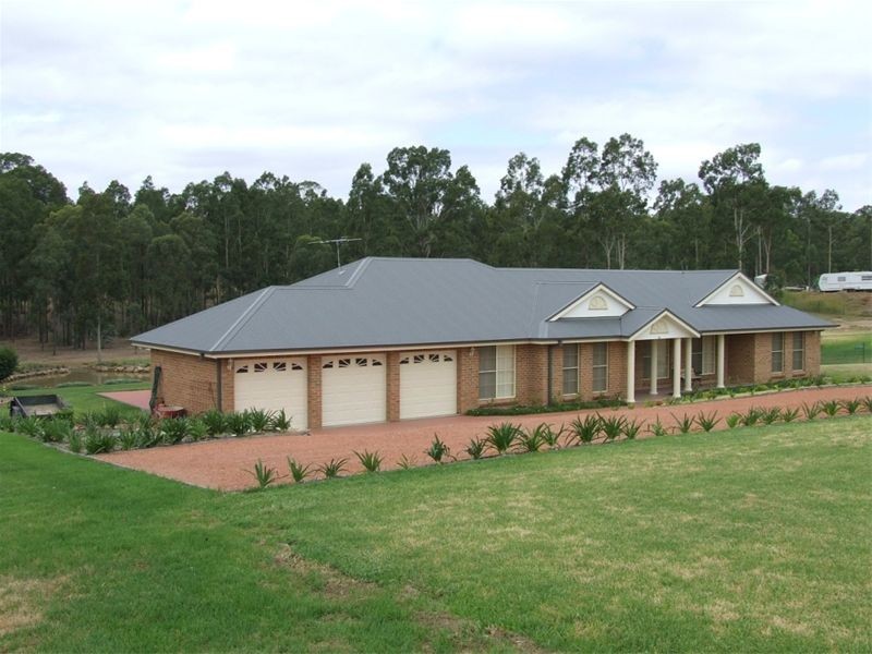 22 Llanrian Drive, Singleton NSW 2330