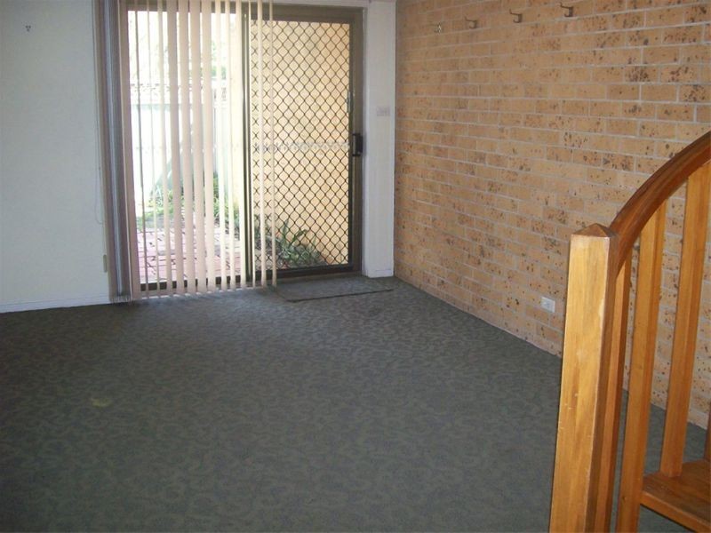 4/1 Gibson Close, Singleton NSW 2330