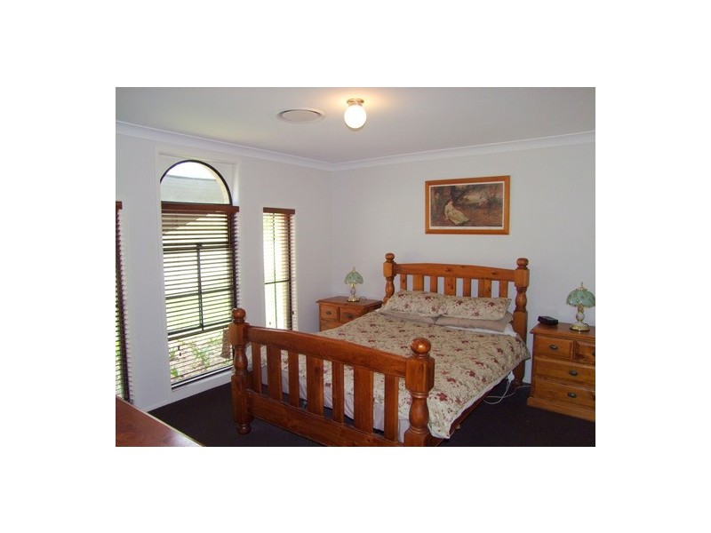 20 Llanrian Drive, Singleton NSW 2330