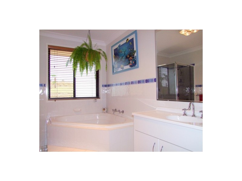 20 Llanrian Drive, Singleton NSW 2330