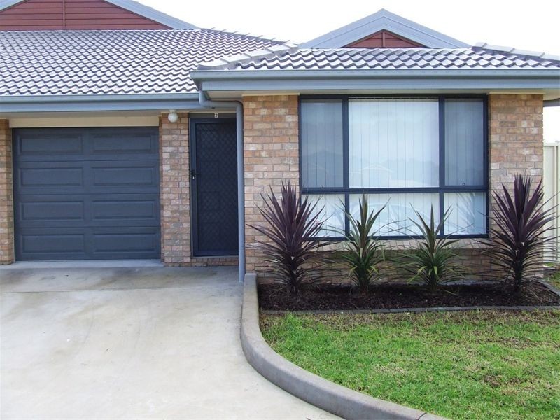 2/144 Casey Drive, Singleton NSW 2330