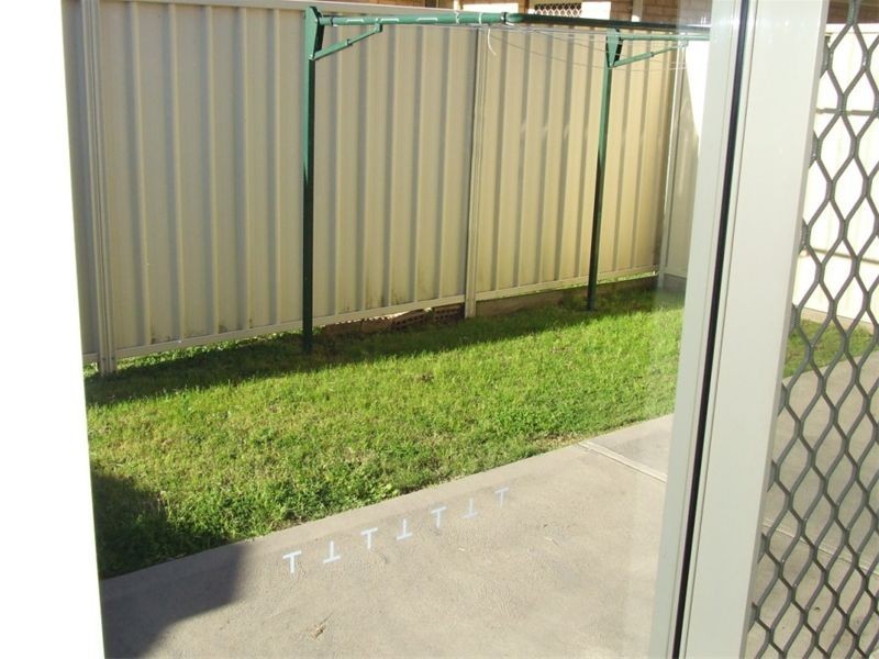 1/76 Casey Drive, Singleton NSW 2330