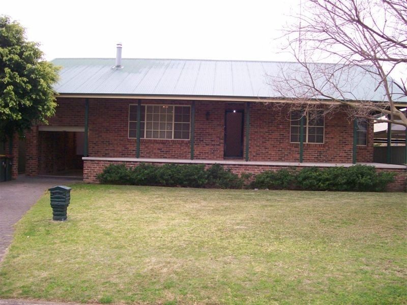 3 Edinburgh Avenue, Singleton NSW 2330