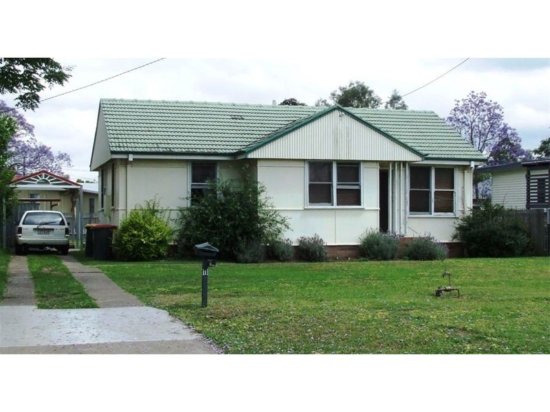 11 Howe Street, Singleton NSW 2330