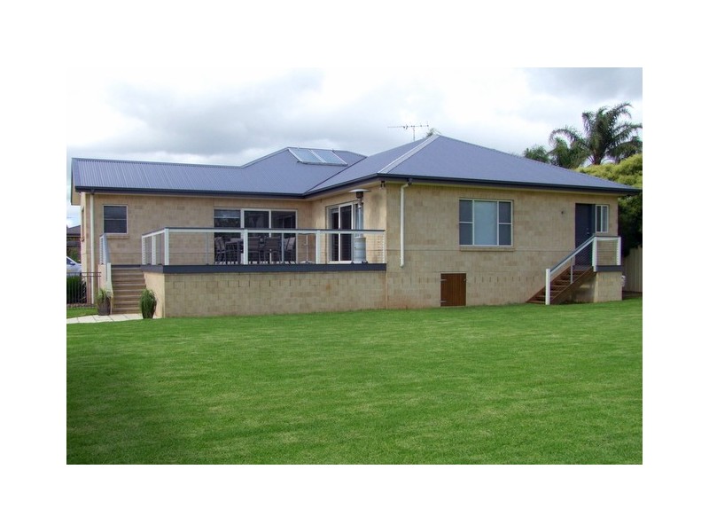 62 Greenwood Avenue, Singleton NSW 2330